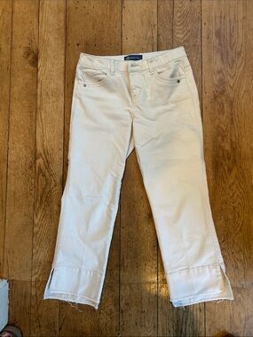 Democracy Cream Ankle Crop Jeans size 6 details in extra hem, flared and frayed